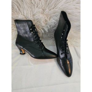 Vintage Hunter's Run Lace Up Victorian Leather Kitten Heel Boots  9.5